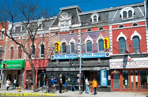 queen street toronto restaurants